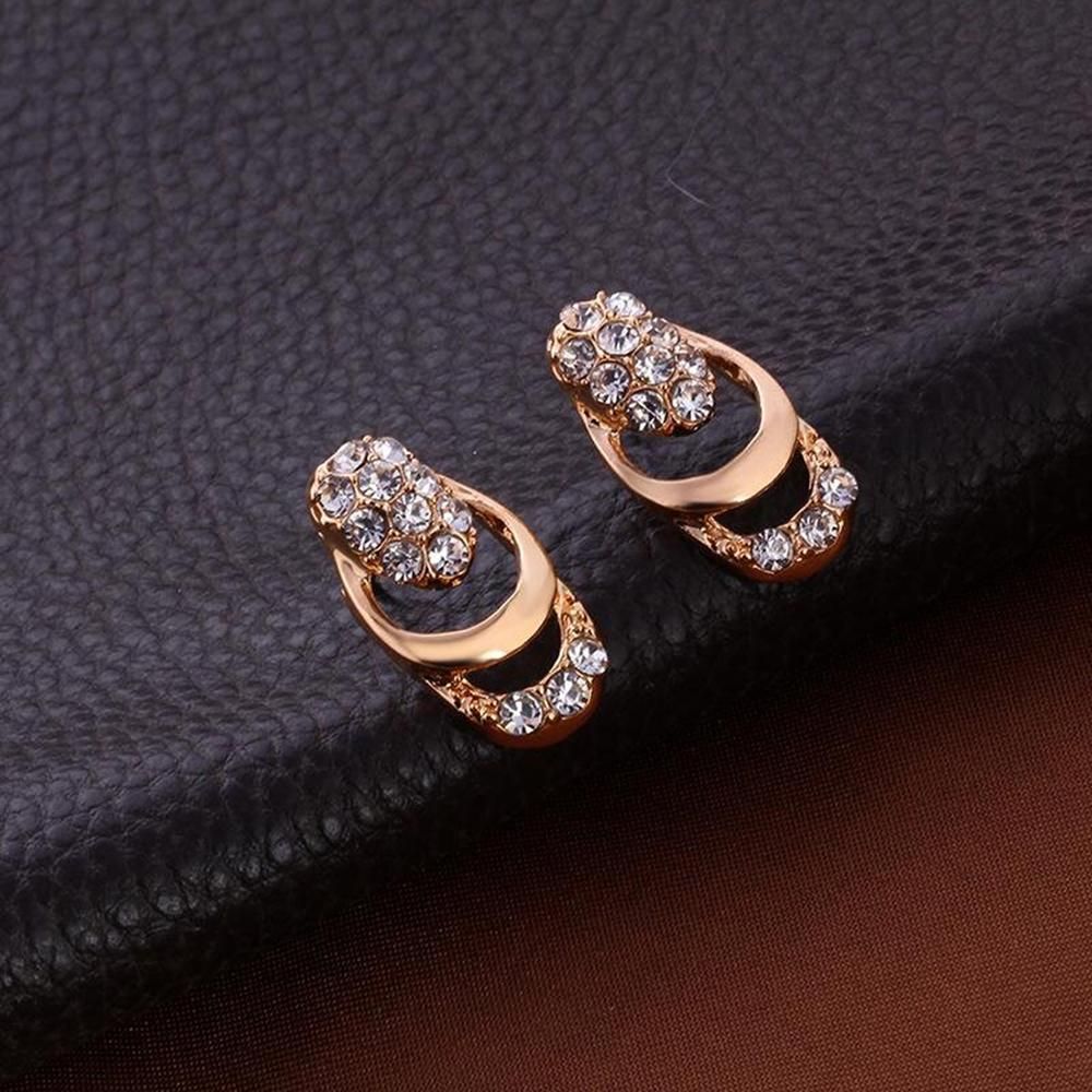 Glistening Diamond Jewellery Set